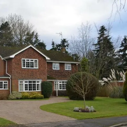 Rent this 5 bed house on The Garth in Elmbridge, KT11 2DZ