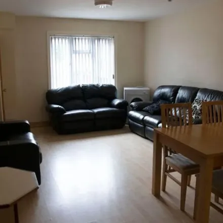 Rent this 7 bed apartment on Charter Ave / Fletchamstead Highway in Charter Avenue, Coventry
