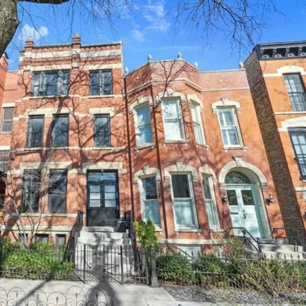 Buy this 8 bed house on 1957 North Fremont Street in Chicago, IL 60614