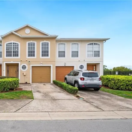 Buy this 3 bed townhouse on 4076 Dover Terrace Drive in Lakeland, FL 33810