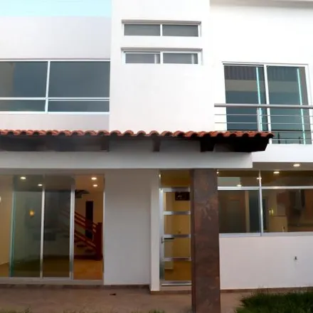 Buy this 3 bed house on Calle Lago Pom in Delegaciön Santa Rosa Jáuregui, 76100 Juriquilla