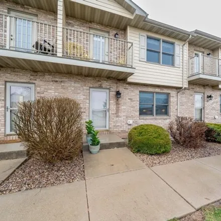 Buy this 2 bed condo on 1692 Drum Corps Drive in Menasha, WI 54952