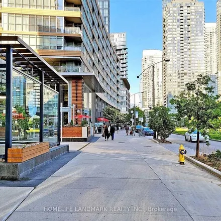 Image 9 - Luna, Iceboat Terrace, Old Toronto, ON M5V 4B3, Canada - Apartment for rent