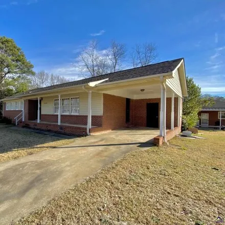 Rent this 3 bed house on 152 Briardale Avenue in Warner Robins, GA 31093