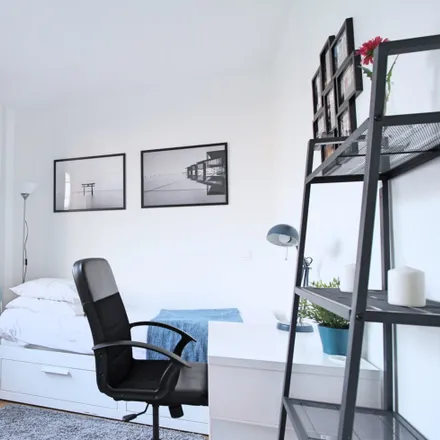 Image 6 - 22 Rue Duret, 75116 Paris, France - Apartment for rent