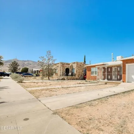 Image 8 - 3021 Pollard Street, El Paso, TX 79930, USA - House for rent
