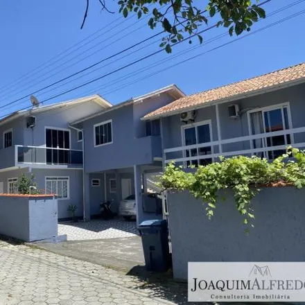 Buy this 1studio house on Servidão Cerca Viva in Ingleses do Rio Vermelho, Florianópolis - SC