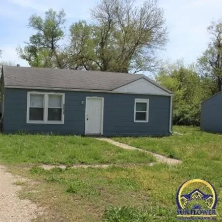 Buy this 2 bed house on 3336 Southeast Fremont Street in Topeka, KS 66605