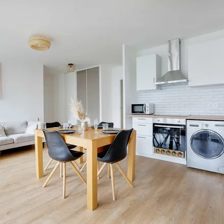 Rent this 3 bed apartment on 17 Cours des Lavandières in 93400 Saint-Ouen-sur-Seine, France