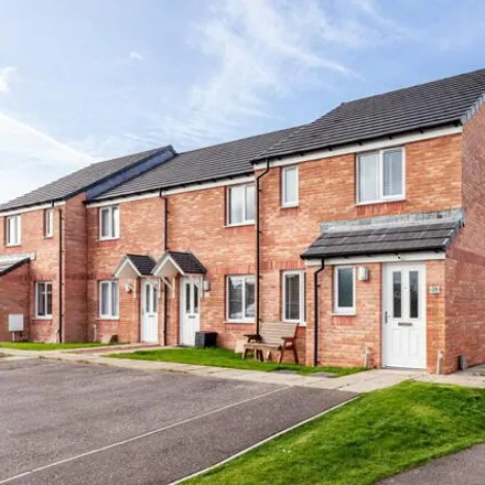 Buy this 3 bed townhouse on Hawkiesfauld Way in Wellwood, KY12 9FQ