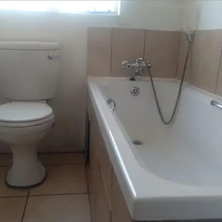 Rent this 1 bed apartment on unnamed road in Florida Lake, Roodepoort
