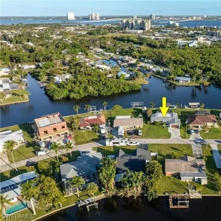 Image 2 - 367 Grenier Drive, Palm Frond Condominiums, North Fort Myers, FL 33903, USA - House for sale
