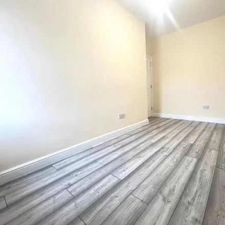 Image 3 - Treswell Road, London, RM9 6XL, United Kingdom - House for rent