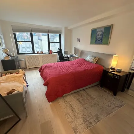 Rent this 1 bed townhouse on 235 East 57th Street in New York, NY 10022