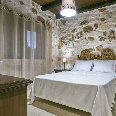 Rent this 5 bed house on Koridallos in Γρηγορίου Λαμπράκη, Korydallos