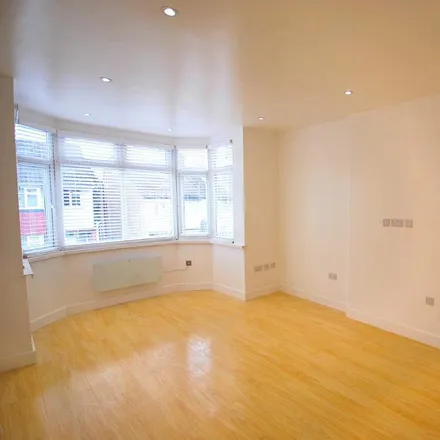 Rent this 3 bed apartment on Lonsdale Avenue in London, HA9 7EN