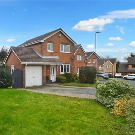 Buy this 3 bed house on Shelley Crescent in Oulton, LS26 8BX