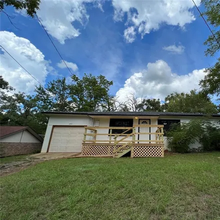 Buy this 3 bed house on 1304 Oakdale Drive in Palestine, TX 75801