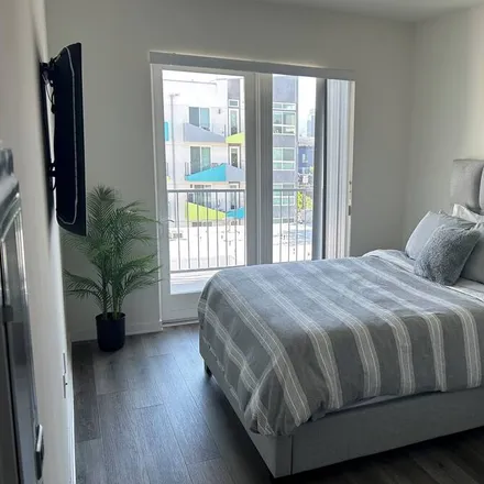 Rent this 1 bed apartment on Burbank