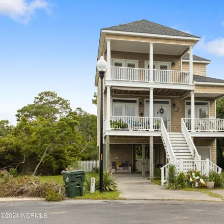Image 1 - 114 Coral Bay Court, Atlantic Beach, Carteret County, NC 28512, USA - House for sale