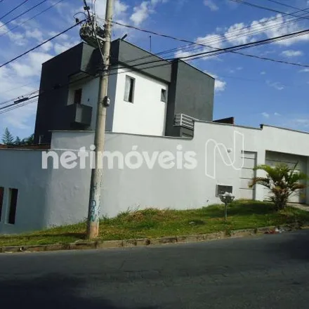 Image 2 - Rua Volta Redonda, Novo Santa Cecília, Belo Horizonte - MG, 30626-110, Brazil - House for sale