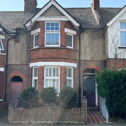 Rent this 4 bed townhouse on 9 Wellington Road in North Watford, WD17 1QU