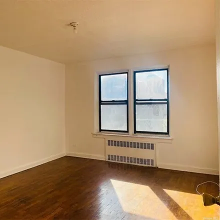 Image 4 - 87-56 87th Street, New York, NY 11372, USA - Apartment for sale