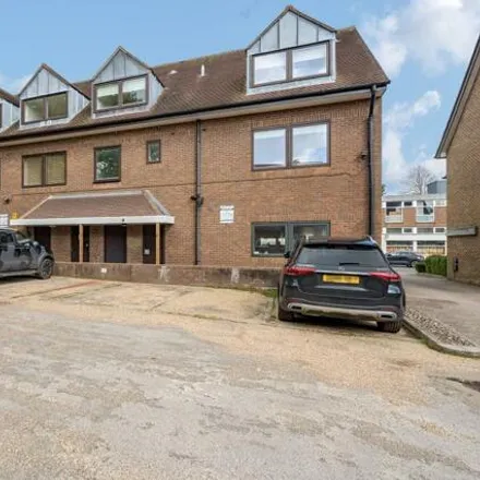 Image 6 - Target House, Hill Avenue, Chesham Bois, HP6 5BW, United Kingdom - Apartment for sale