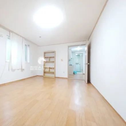 Rent this studio apartment on 서울특별시 강남구 역삼동 750-15