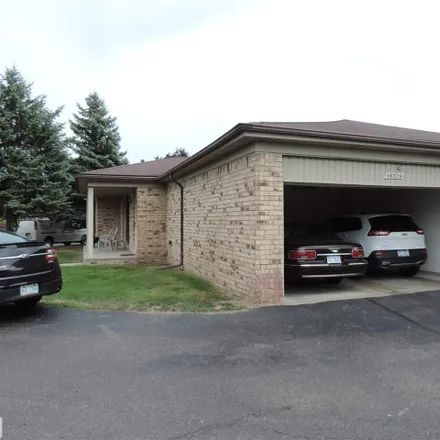 Image 3 - 49307 Chesterfield Court, Shelby Charter Township, MI 48315, USA - Condo for rent