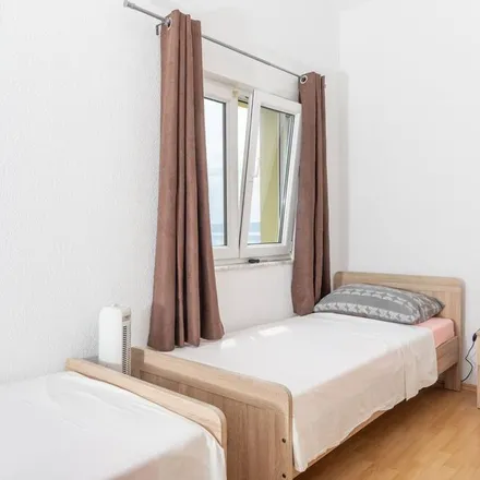 Rent this 3 bed apartment on 23247 Općina Posedarje