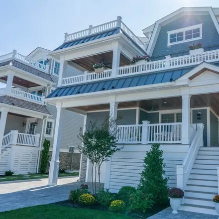 Buy this 6 bed house on 282 36th Street in Avalon, Cape May County