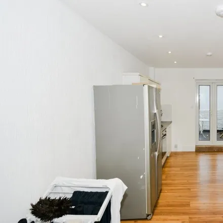 Rent this 3 bed room on Tennyson Street in London, SW8 3TY