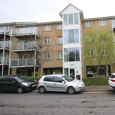 Rent this 2 bed apartment on Foxglove Way in Luton, LU3 1DY