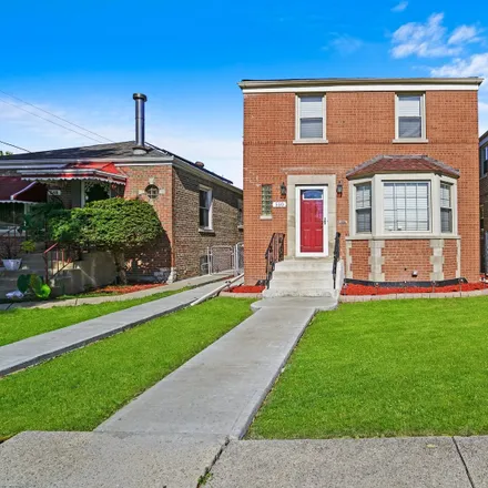 Buy this 3 bed house on 550 East 104th Place in Chicago, IL 60628