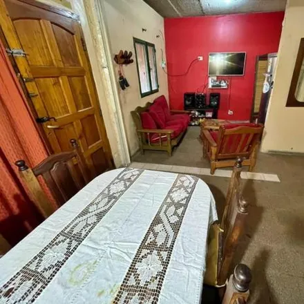 Buy this 3 bed apartment on La Golondrina 4555 in Partido de Lomas de Zamora, San José