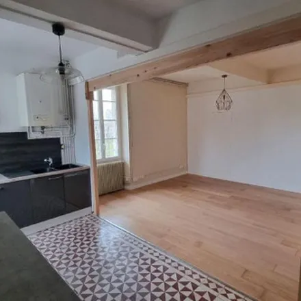 Rent this 4 bed apartment on 2 Avenue Haussmann in 33390 Blaye, France
