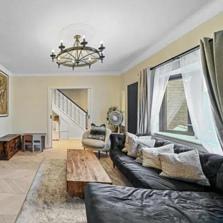 Buy this 4 bed townhouse on 1 Maroon Street in Ratcliffe, London