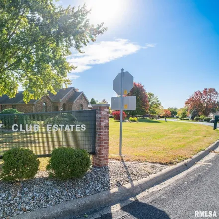 Image 5 - Pekin Country Club, 310 Country Club Drive, North Pekin, Tazewell County, IL 61554, USA - House for sale