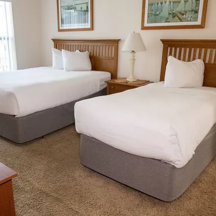 Rent this 2 bed condo on Delavan in WI, 53115