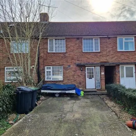 Buy this 3 bed townhouse on High Lawn Way in Havant, PO9 5BS