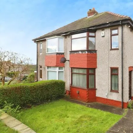 Buy this 3 bed duplex on Moorland View in Sheffield, S12 3JJ