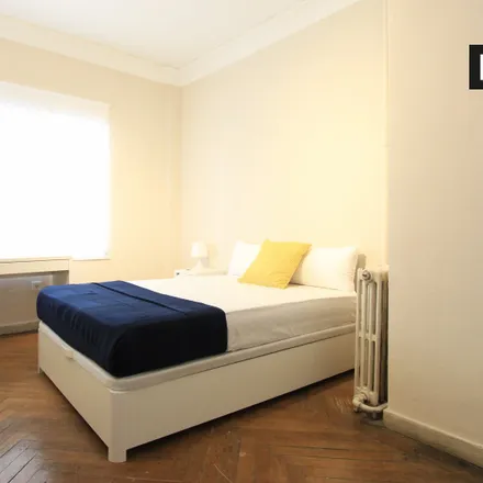Rent this 9 bed room on Madrid in Nucleotex, Calle de Guzmán el Bueno