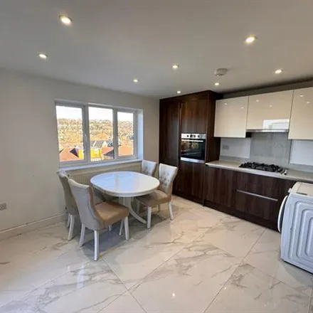 Image 3 - Prestwood Close, High Wycombe, HP12 3DE, United Kingdom - Apartment for rent