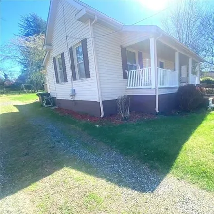 Image 3 - 619 Alexander Street, Bloomfield, Statesville, NC 28677, USA - House for sale