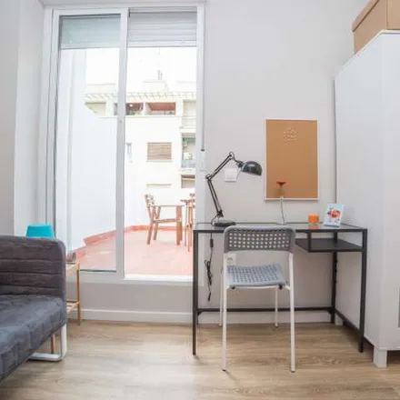Rent this 4 bed apartment on Ryukishin in Carrer de Salamanca, 12