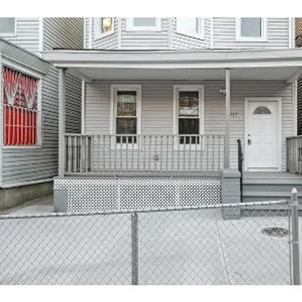 Buy this 3 bed house on 723 East 221st Street in New York, NY 10467