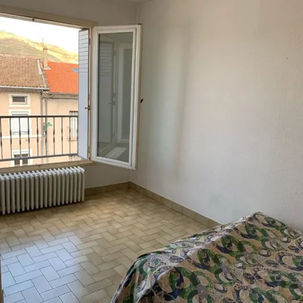 Rent this 2 bed apartment on 2 Quai Marc Seguin in 07300 Tournon-sur-Rhône, France