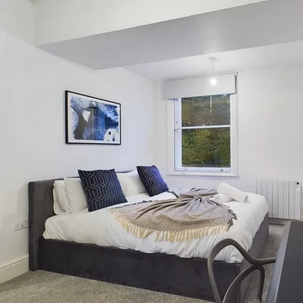 Image 5 - Cheltenham, GL53 7FH, United Kingdom - Apartment for rent
