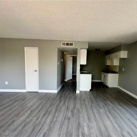 Image 3 - 1121 E Desert Inn Rd Apt 5, Las Vegas, Nevada, 89109 - Condo for rent